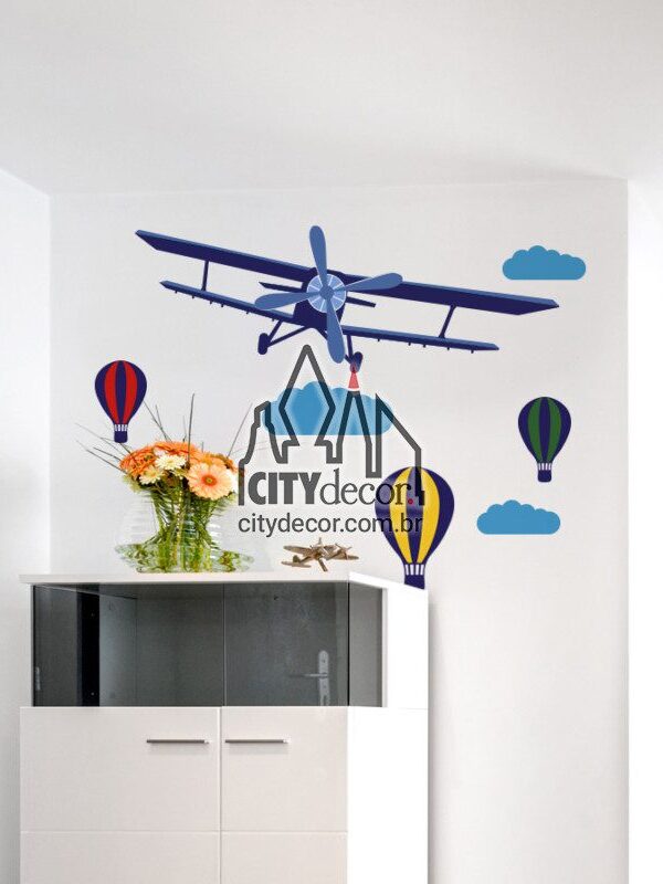 Adesivo de parede avião vintage e balões