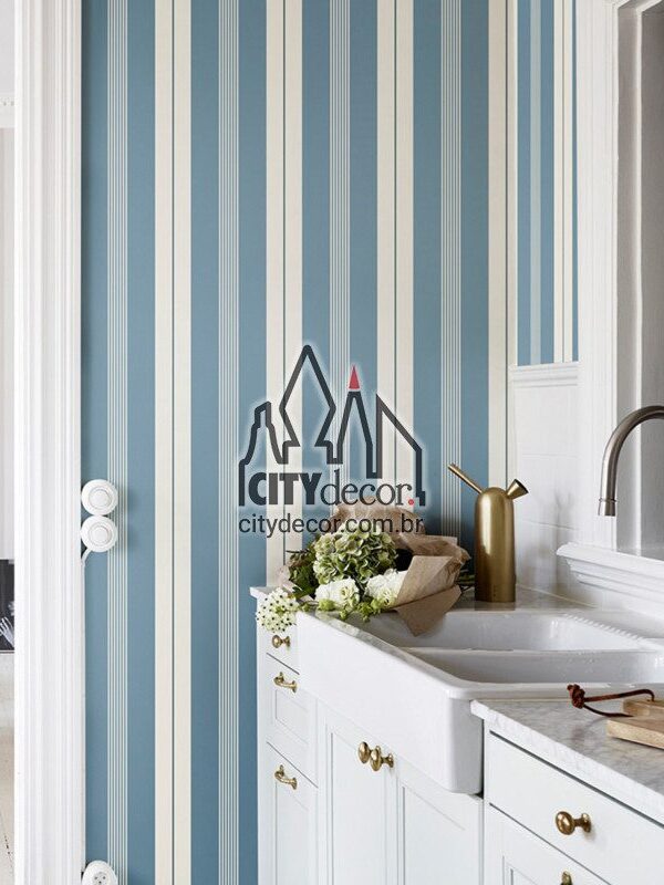 Papel de parede listrado azul e bege