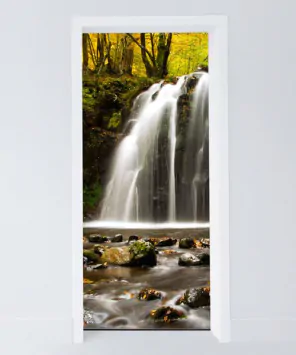 Adesivo para porta cachoeira no outono